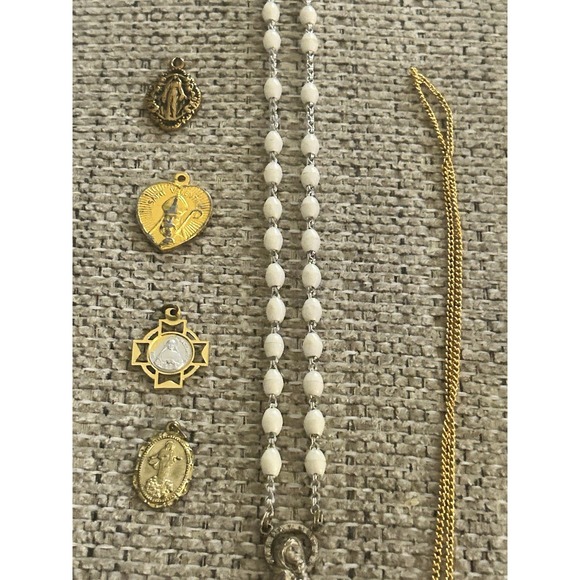 Vintage To New Religious Jewelry Lot Rosary Cross Medallion Pendants Bracelet - Picture 12 of 12